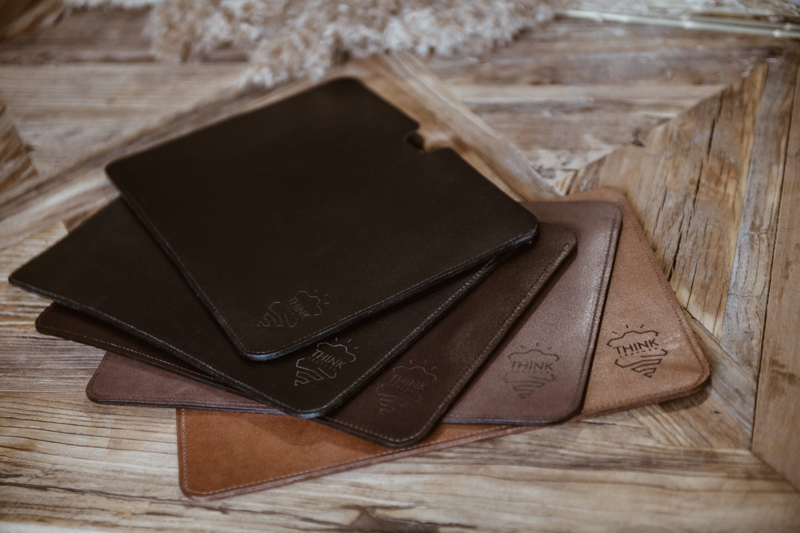 Skórzane etui na MacBook 13" Pro/Air - czarne-3